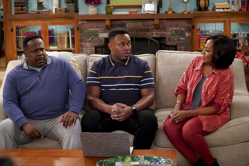 v.l.n.r. Calvin Butler (Cedric the Entertainer); Marty Butler (Marcel Spears); Tina Butler (Tichina Arnold) – Bild: CBS Broadcasting, Inc. /​ Monty Brinton