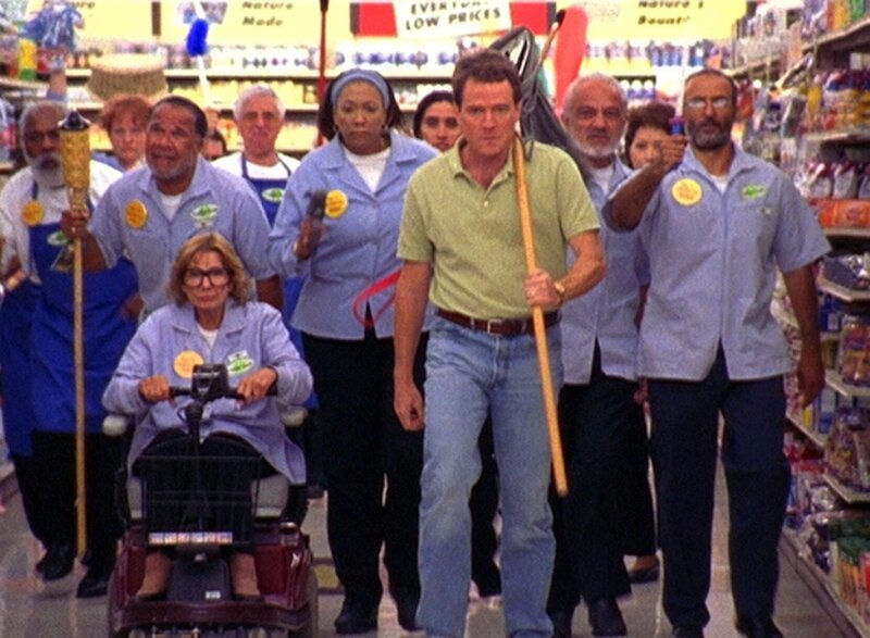 Hal (Bryan Cranston, mi.). – Bild: ViacomCBS