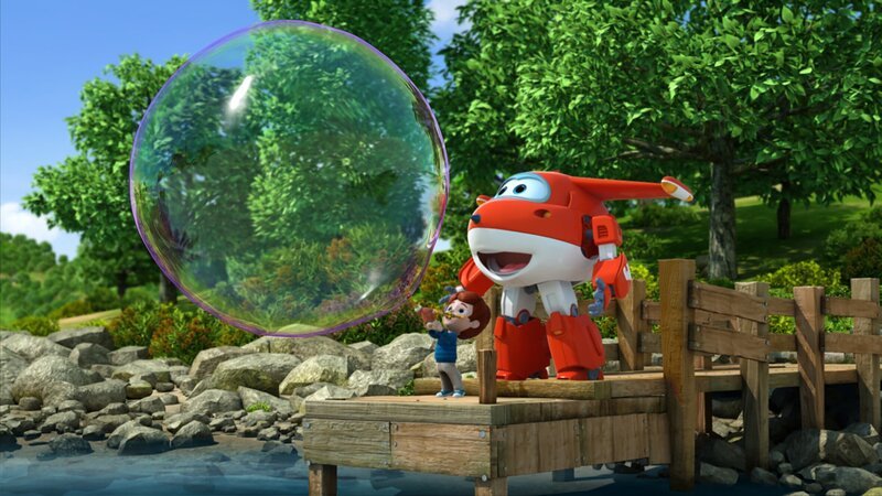 Damit kann Callum riesige Seifenblasen machen. – Bild: KiKA/​FunnyFlux/​QianQi/​EBS/​CJ E&M