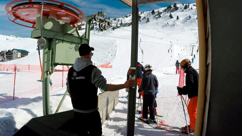 Einstieg beim Schlepplift in Zürs – Bild: SWR
