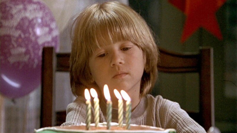 An seinem fünften Geburtstag wünscht sich Max (Justin Cooper) daß sein Vater für 24 Stunden nur noch die Wahrheit sagt …An seinem fĂĽnften Geburtstag wĂĽnscht sich Max (Justin Cooper) daĂź sein Vater fĂĽr 24 Stunden nur noch die Wahrheit sagt … – Bild: RTL II An seinem fünften Geburtstag wünscht sich Max (Justin Cooper) daß sein Vater für 24 Stunden nur noch die Wahrheit sagt …An seinem fĂĽnften Geburtstag wĂĽnscht sich Max (Justin Cooper) daĂź sein Vater fĂĽr 24 Stunden nur noch die Wahrheit sagt … – Bild: RTL II