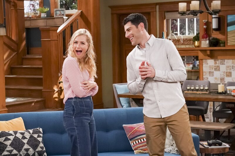 Gemma Johnson (Beth Behrs, l.); Dave Johnson (Max Greenfield, r.) – Bild: CBS Broadcasting, Inc. /​ Monty Brinton