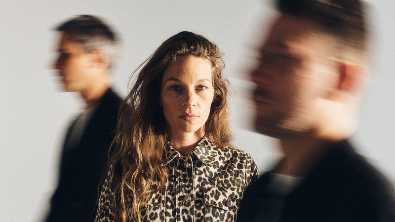 SRF DOK Anna Rossinelli – Die Musikerin hinter den Schlagzeilen Anna Rossinelli – Bild: SONY/​Fabio Martin