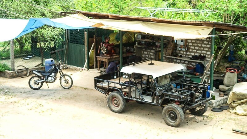 Heino Dahmen at the farm workshop – Bild: Warner Bros. Discovery, Inc. or its subsidiaries and affiliates. All rights reserved.