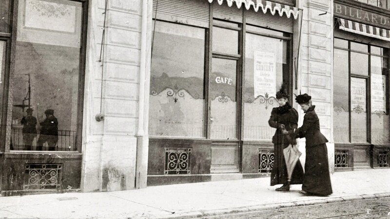 Ein Schnappschuss der von Kaiserin Elisabeth in Genf gemacht wurde. – Bild: BR/​ORF/​Raum.Produktion