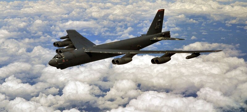 Der Stratosphärenbomber gehört zu den ältesten aktiven Kampfflugzeugen der Welt. Seit Juni 1955 ist die B-52 bereits für die US-Luftwaffe im Einsatz. – Bild: N24 Doku