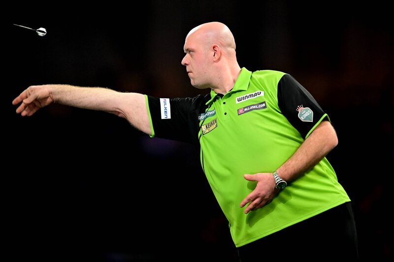 Michael van Gerwen am Oche während des Halbfinales der Paddy Power World Darts Championship 2024 im Alexandra Palace, London, Vereinigtes Königreich, am 2. Januar 2025. – Bild: IMAGO/Dennis Goodwin / Pro Sports Images / www.imago-images.de Michael van Gerwen am Oche während des Halbfinales der Paddy Power World Darts Championship 2024 im Alexandra Palace, London, Vereinigtes Königreich, am 2. Januar 2025. – Bild: IMAGO/Dennis Goodwin / Pro Sports Images / www.imago-images.de