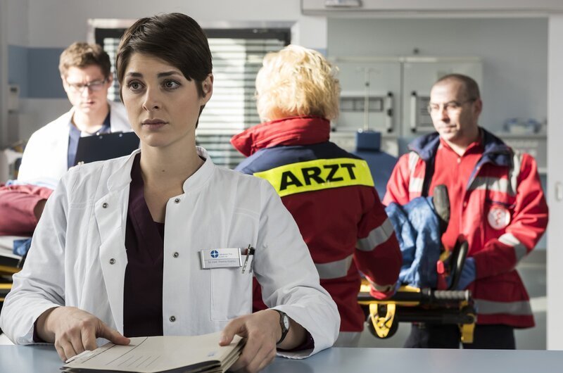 Dr. Theresa Koshka (Katharina Nesytowa) – Bild: Jens-Ulrich Koch