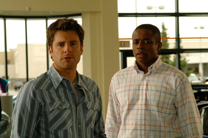 PSYCH – „Psy vs Psy“ – Pictured: (l-r) James Roday as Shawn Spencer, Dule Hill as Burton „Gus“ Guster – Bild: USA Network /​ UNIVERSAL CHANNEL /​ Alan Zenuk