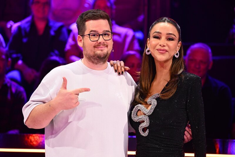 Person: Chris Tall; Verona Pooth; – Bild: Joyn