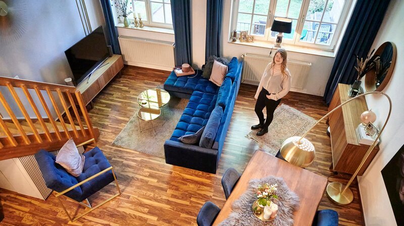 Meike Torges wohnt in der früheren Lampenstube der Zeche. Sie hat den Raum komplett umgestaltet und neu designt. – Bild: WDR/​Meworks/​Abbyll Chronicles