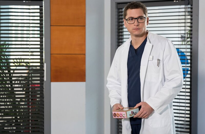 Elias (Stefan Ruppe) hat etwas auf dem Herzen. – Bild: ARD/​Jens-Ulrich Koch