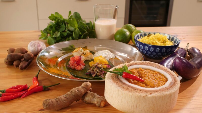 Indisches Dal mit verschiedenen Chutneys von Kochprofi Ali Güngörmüs. – Bild: HR