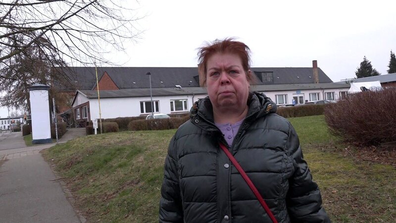 S7F54: Regina und Pamela sind gar nicht gut aufeinander zu sprechen, denn beide Seiten fühlen sich enttäuscht voneinander. Das Ganze geht so weit, dass Regina nun ihre Wohnungsschlüssel zurückwill. Ist das das Game-Over für die Freundschaft? – Bild: RTLZWEI – Recht zum Abdruck/​Darstellung zeitlich/​sachlich beschränkt auf die Bewerbung der Sendung