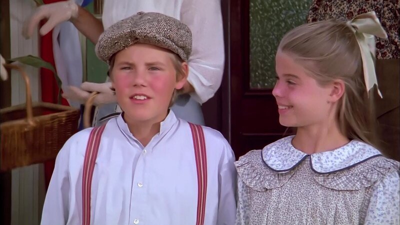 Davey Keith (Kyle Labine), Dora Keith (Lindsay Murrrell) (v.l.) – Bild: Bibel TV