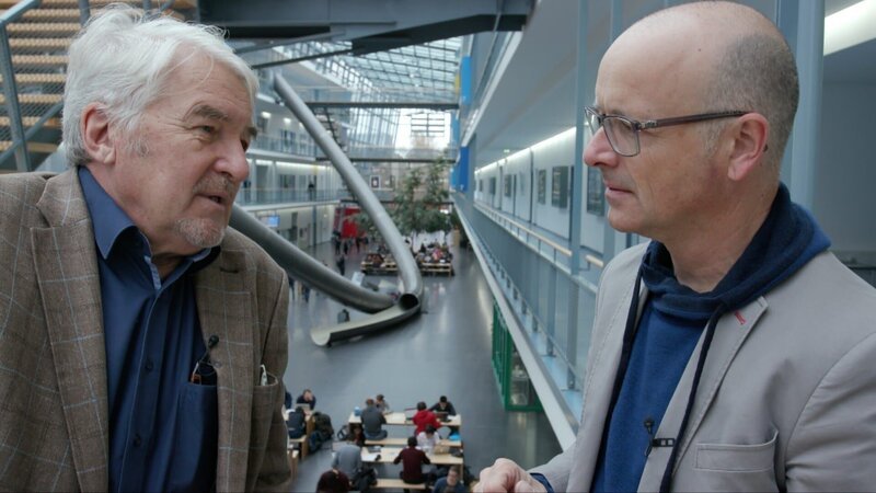 „Künstliche Intelligenz“ ist für den Informatiker Manfred Broy (links) nur eine Entwicklungsmöglichkeit der Digitalisierung. – Bild: BR/​WQ Media GmbH/​Klaus Hernitschek