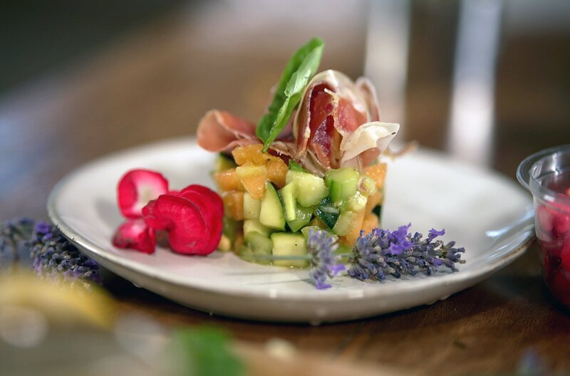 Melonentartar mit Zucchini, Gurke und Avocado – Bild: Steffen Bohnert