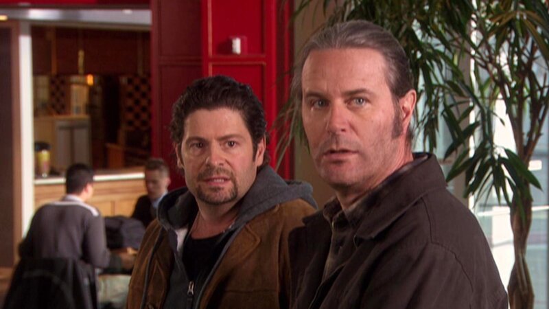 Mike Raley (Kirk Baltz), Adam (Charles Rocket) – Bild: CBS Studios International