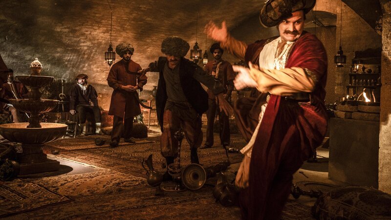 Verfolgung von Kaffeeliebhabern durch die Truppen von Murad IV. – Bild: ORF/​Gruppe 5/​Leo Pinter