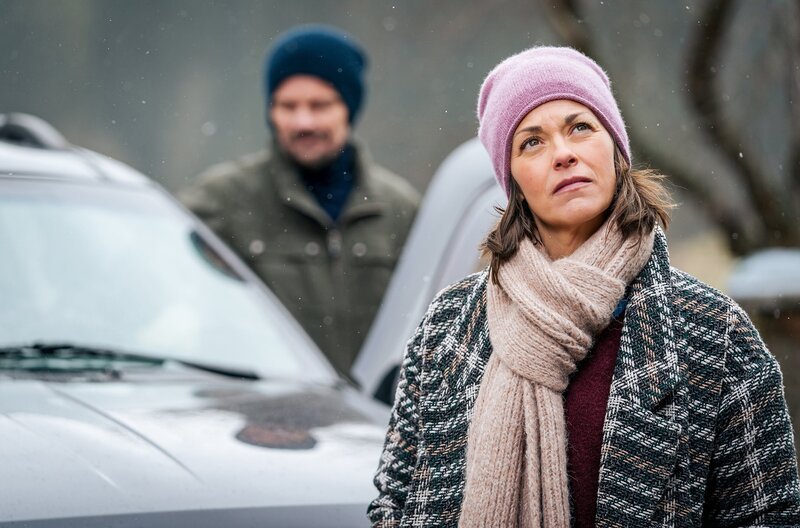 Constantin (Robert Besta) fallen immer wieder subtile Gemeinheiten ein, um Sophie (Janina Flieger) zu manipulieren. – Bild: SWR /​ Christian Koch