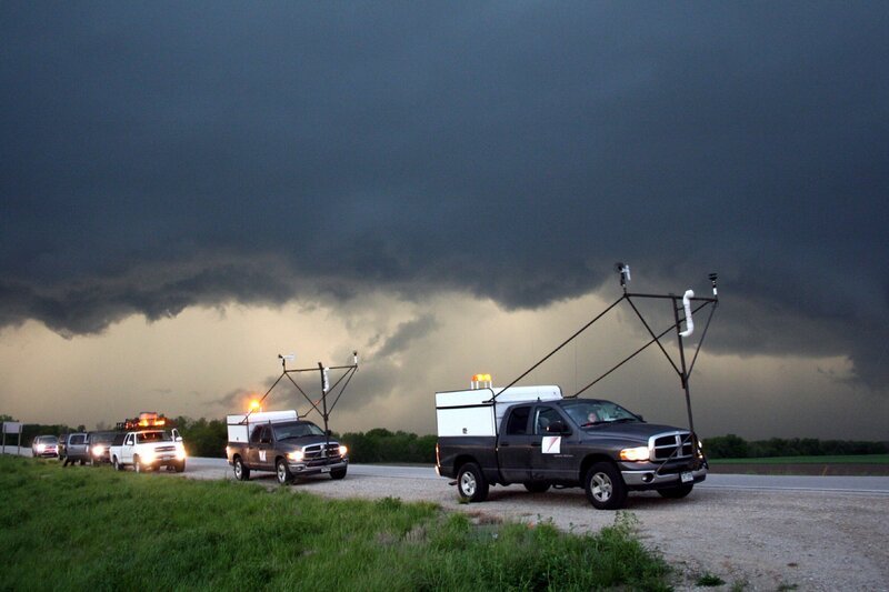 Storm Chasers vehicles – PROBE’s in front. – Bild: Discovery Communications