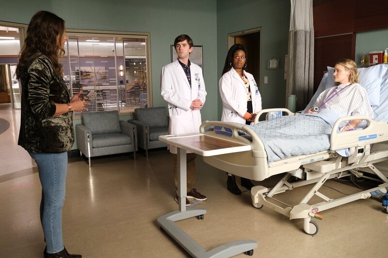 Dr. Shaun Murphy (Freddie Highmore, 2.v.l.) – Bild: CH Media