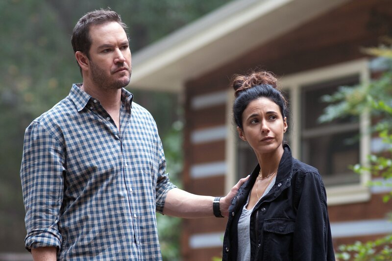 Brad Wolgast (Mark-Paul Gosselaar, l.); Dr. Lila Kyle (Emmanuelle Chriqui, r.) – Bild: Fox