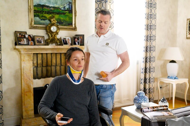 Nachdem Annabelle ihren Besuch ankündigt hat, setzt sich Jenny (Kaja Schmidt-Tychsen) ein ehrgeiziges Ziel, was ihr Training mit Ingo (André Dietz) angeht. – Bild: RTL /​ Julia Feldhagen