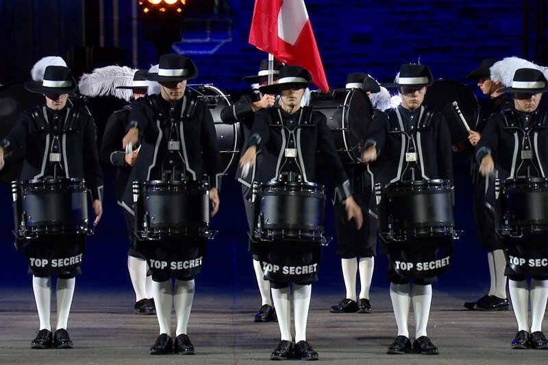 The Royal Edinburgh Military Tattoo 2022
Das Basler Drum Corps Top Secret
SRF/The Royal Edinburgh Military Tattoo – Bild: SF1 The Royal Edinburgh Military Tattoo 2022
Das Basler Drum Corps Top Secret
SRF/The Royal Edinburgh Military Tattoo – Bild: SF1
