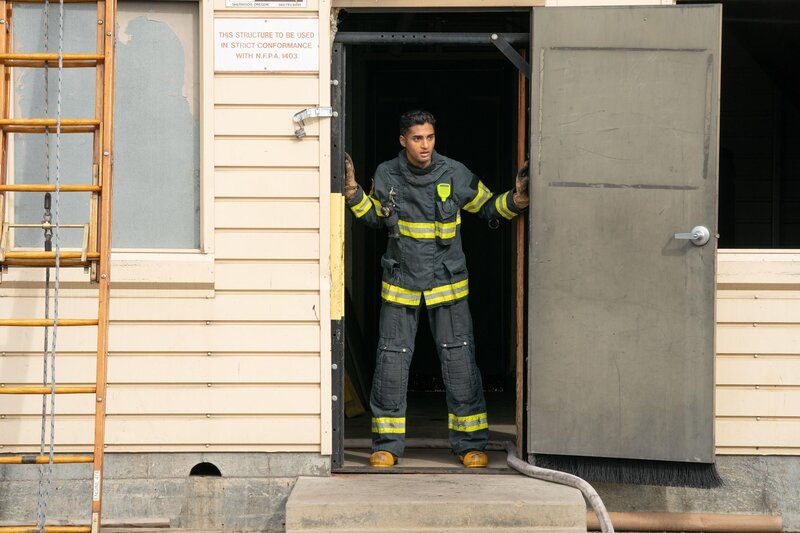 Ravi Panikkar (Anirudh Pisharody) – Bild: 2022 20th Television. All rights reserved. Lizenzbild frei