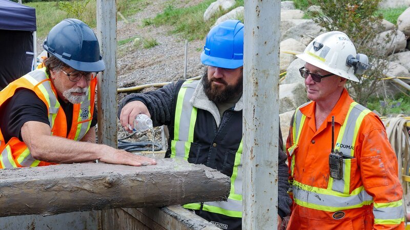 Rick Lagina (l.), Jack Begley (m.) – Bild: THE HISTORY CHANNEL /​ A+E Networks