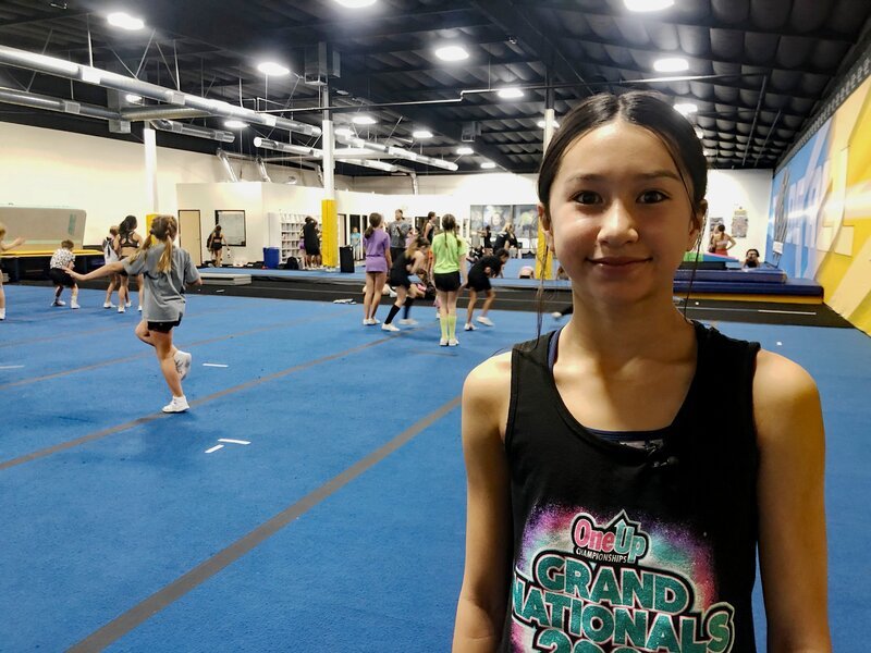 Keira in ihrer Trainingshalle, in der sie von Montag bis Freitag trainiert. – Bild: hr/​Guido Holz/​timeline tv