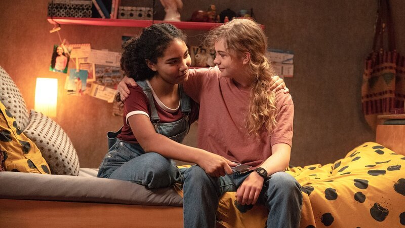 Martina (Leni Deschner, re.) und Jo (Lovena Börschmann) haben sich angefreundet – Bild: RTLZWEI / stephanie kulbach Martina (Leni Deschner, re.) und Jo (Lovena Börschmann) haben sich angefreundet – Bild: RTLZWEI / stephanie kulbach