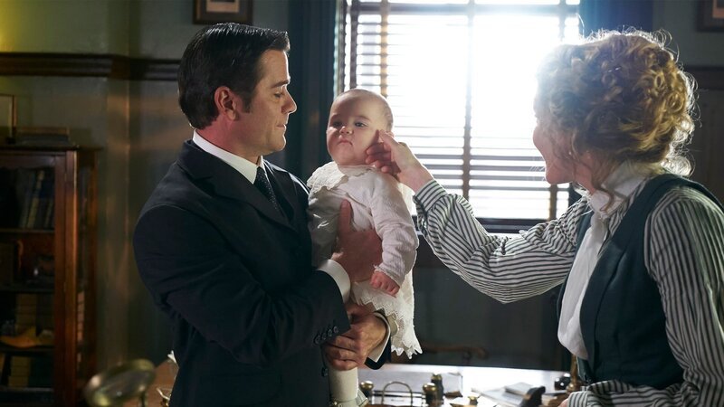 William Murdoch (Yannick Bisson, l.) und Julia Ogden (Helene Joy, r.) – Bild: Shaftesbury