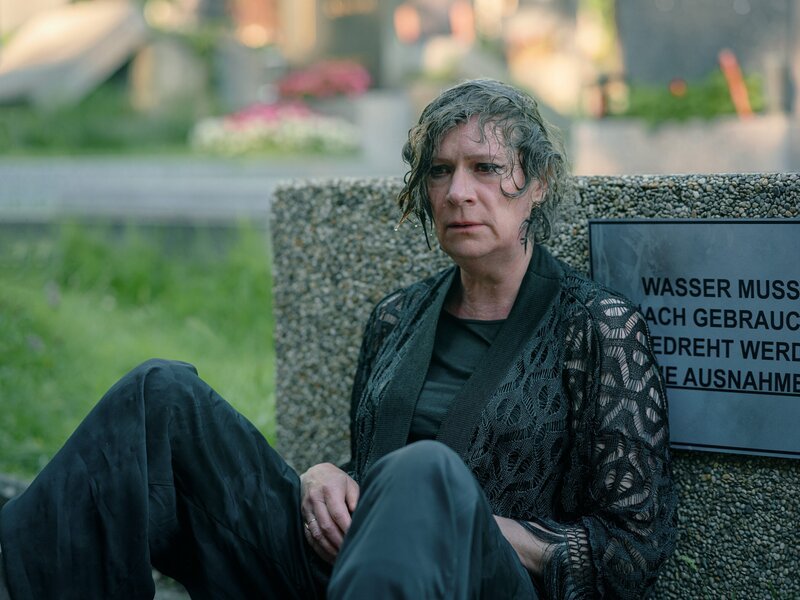 Johanna Orsini (Olga). – Bild: ORF/​Amazon/​MGM