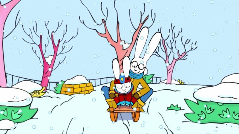 Weil es so viel geschneit hat, bringt Papa (r.) seinen Sohn Simon (l.) heute mal per Schlitten zur Schule. – Bild: GO-N Productions