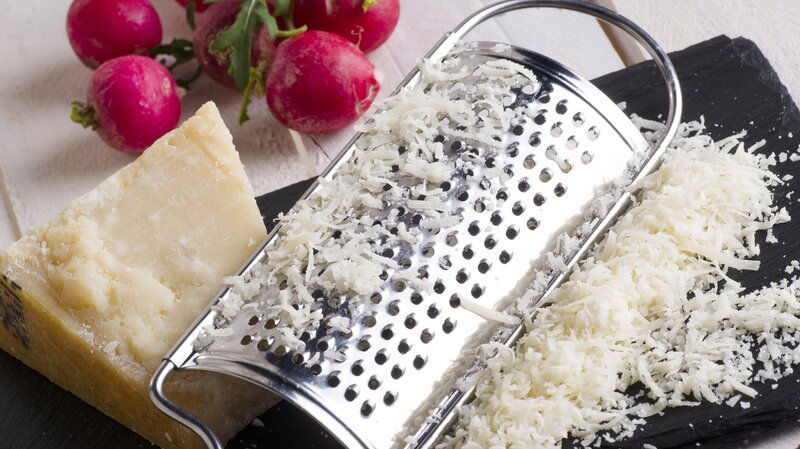 Cheese Graters – Bild: airrazab /​ Getty Images/​iStockphoto /​ iStockphoto /​ ThinkstockPhotos-466066477
