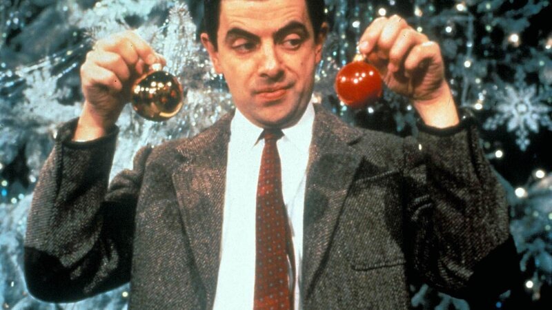 Mr. Bean (Rowan Atkinson) tätigt Weihnachtseinkäufe. Klare Sache, dass das nicht auf Anhieb klappt. – Bild: SUPER RTL