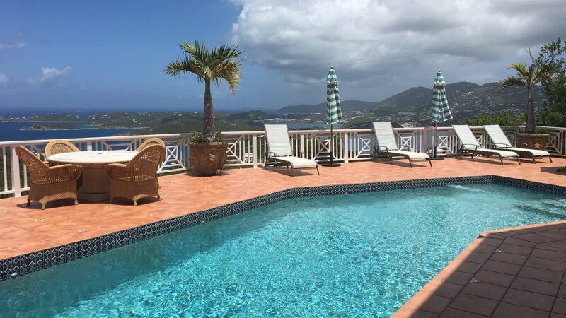 Pool of Seashell Sanctuary property in St Thomas, USVI. As seen on HGTV’s Caribbean Life – Bild: Discovery, Inc.