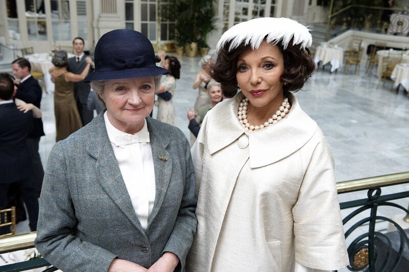 L-R: Miss Jane Marple (Julia McKenzie) und Ruth Van Rydock (Joan Collins) – Bild: Sat.1 Gold