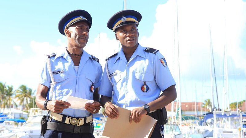 Dwayne Myers (Danny John-Jules, l.) und JP (Tobi Bakare, r.) sind bei ihren Ermittlungen in ihrem Element. – Bild: ZDF und Denis Guyenon