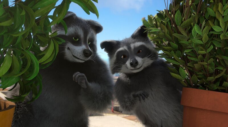 Die hinterlistigen Waschbär-Brüder Mercury und Freddy haben es auf den Flachbild-Fernseher des Hauses abgesehen. Können sie den Fernseher stehlen, während Mike abgelenkt ist? – Bild: Team TO S.A.S. /​ Tacos für Zwei