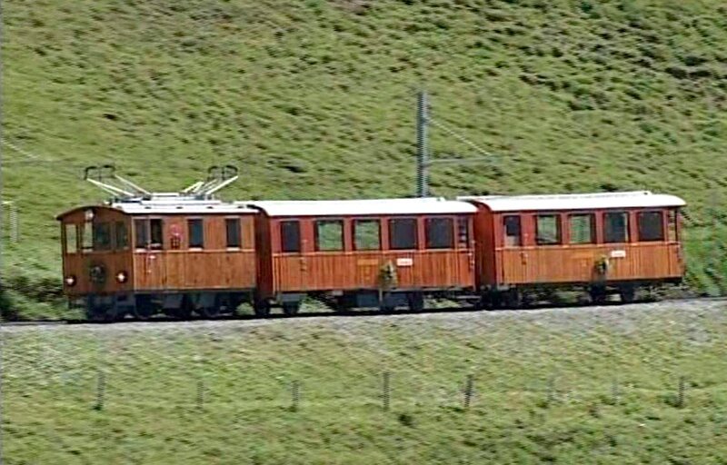 Der historische Zug der Jungfraujochbahn. – Bild: SWR