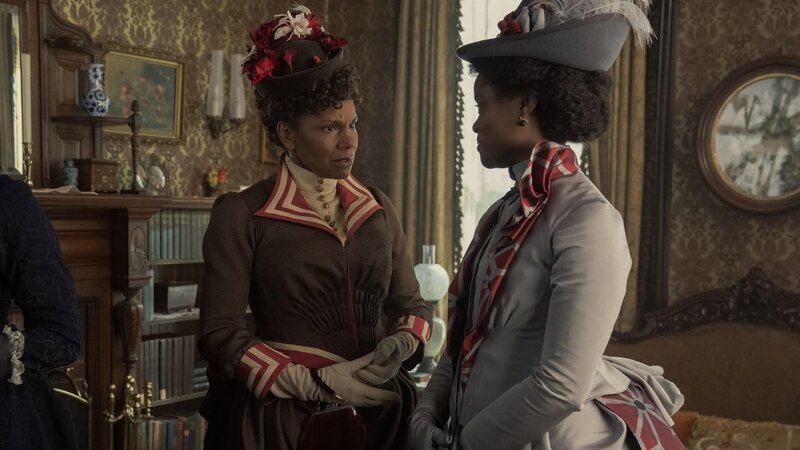 Audra McDonald as Dorothy Scott and Denée Benton as Peggy Scott – Bild: Sky Serie (ITAL)