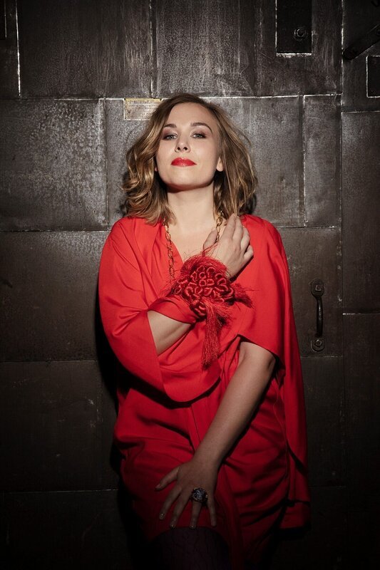 Elsa Dreisig. – Bild: ORF/Unitel/Simon Fowler/Parlophone Records Elsa Dreisig. – Bild: ORF/Unitel/Simon Fowler/Parlophone Records