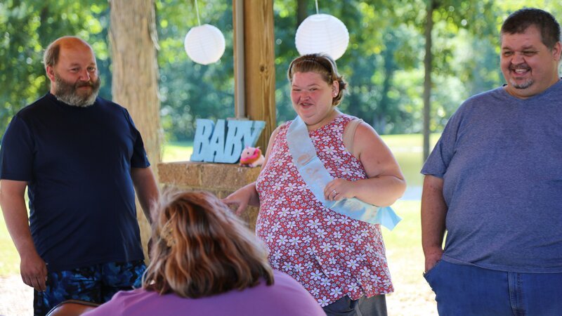 Michael, Amy, Tammy, and Chris enjoying Amy’s baby shower. – Bild: Scott Ippolito /​ TLC /​ Discovery Communications, LLC
