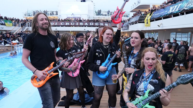 Heavy Metal Fans auf Kreuzfahrt – Bild: Ingmar Wein /​ ZDF
