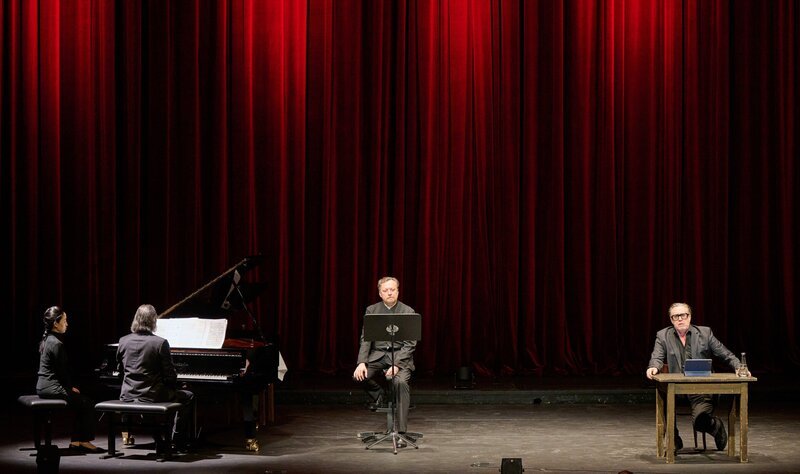  Vladimir Jurowski, Georg Nigl, Nicholas Ofczarek. – Bild: ORF/​Wiener Staatsoper/​Michael Poehn