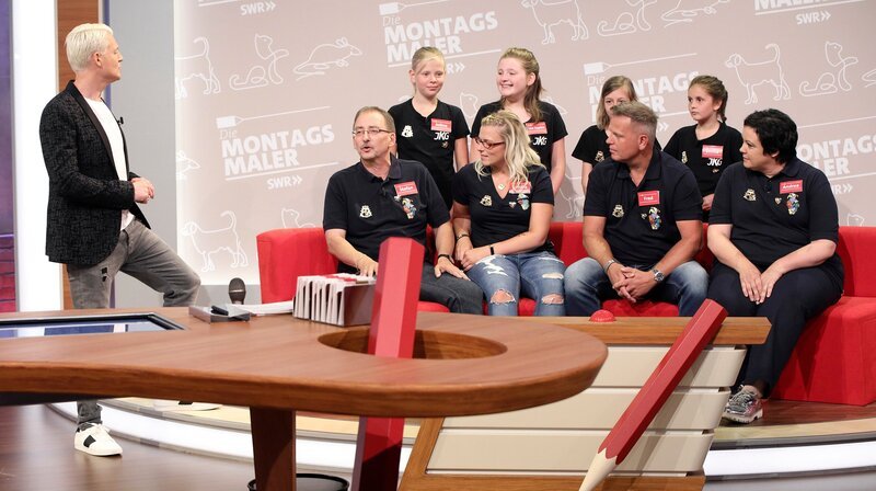 In jeder Sendung tritt ein Team von vier Prominenten gegen acht Kandidaten aus dem Südwesten an – vier Kinder und vier Erwachsene. – Bild: SWR/​Bavaria/​Frank Hempel