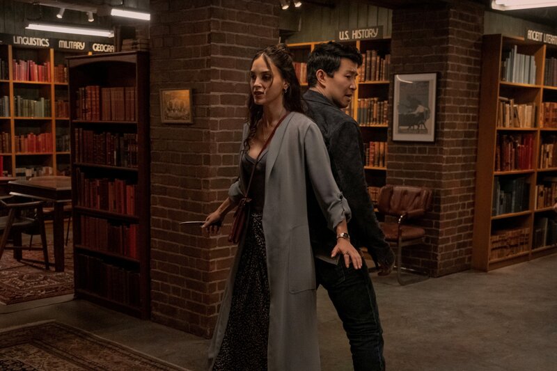 THE COPENHAGEN TEST – (l-r) Melissa Barrera as Michelle, Simu Liu as Alexander – Bild: PEACOCK /​ Universal